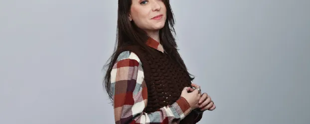 Ap�s AVC aos 29, Yrla Braga estrela novela na Globo e vive recome�o na TV: �Acreditei que meu tempo tinha passado�