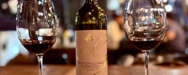 Vinho tinto leve � qualidade, n�o defeito