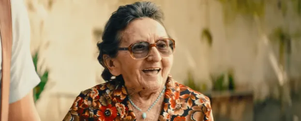 Atriz diz que filme 'O Agente Secreto' conta a hist�ria da sua vida