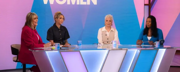 Lenda do Loose Women deixa programa ap�s 24 anos e emociona f�s