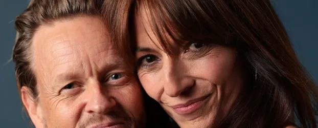 Marido de Davina McCall revela que precisou ficar sozinho ap�s se sentir 'destru�do' ao cuidar da esposa doente
