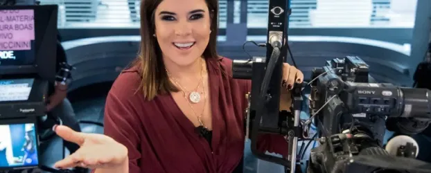 Mara Maravilha � criticada ap�s debochar de beijo de Ivete em Daniela Mercury
