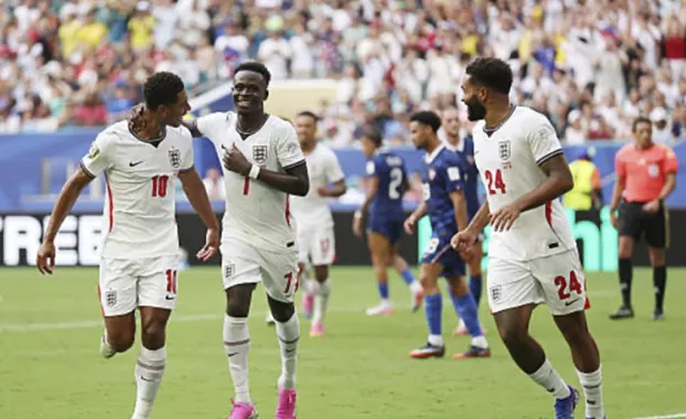 Inglaterra supera Fran�a em jogo de dez gols e conquista terceiro lugar na Copa