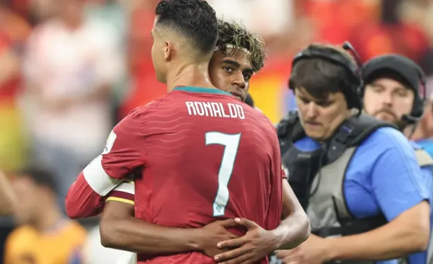 Jovem craque consola Cristiano Ronaldo ap�s elimina��o na Copa do Mundo