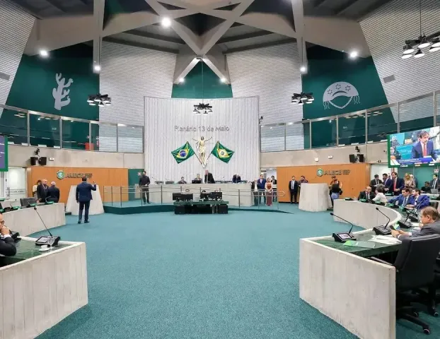 Concurso da Assembleia Legislativa do Cear� tem inconsist�ncias apontadas por candidatos, que pedem explica��es