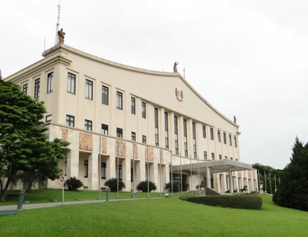 Governo de SP aprova pagamento extra para servidores que ganham pouco