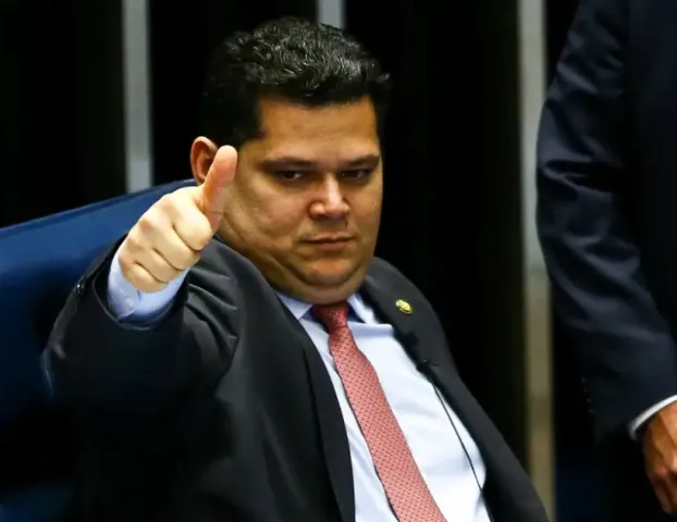Davi Alcolumbre afirma que Congresso vai derrubar veto de Lula para liberar dinheiro para prefeitos