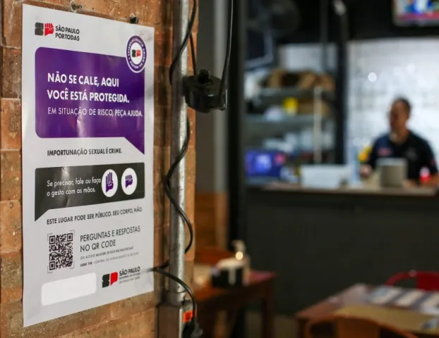 Bares e restaurantes de S�o Paulo t�m mais de 117 mil profissionais treinados para proteger mulheres em risco de viol�ncia