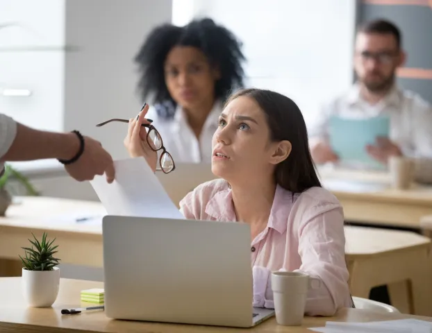 Ass�dio eleitoral no trabalho dispara em 2026: saiba como denunciar e se proteger