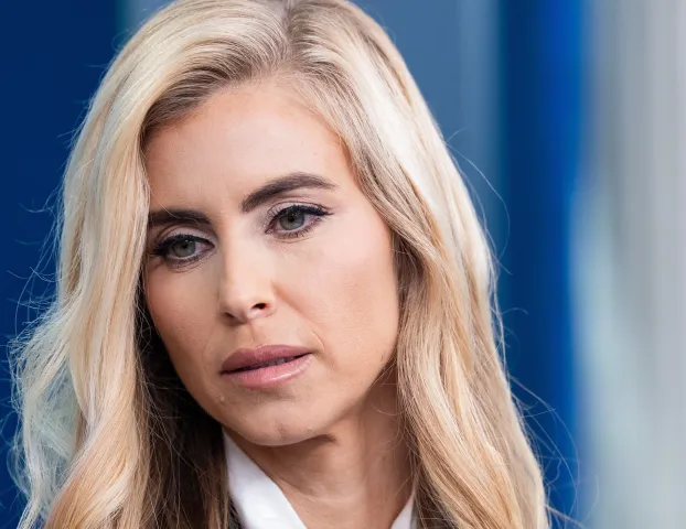 Katie Zacharia, porta-voz de Trump, sai da Casa Branca ap�s apenas 4 dias no cargo
