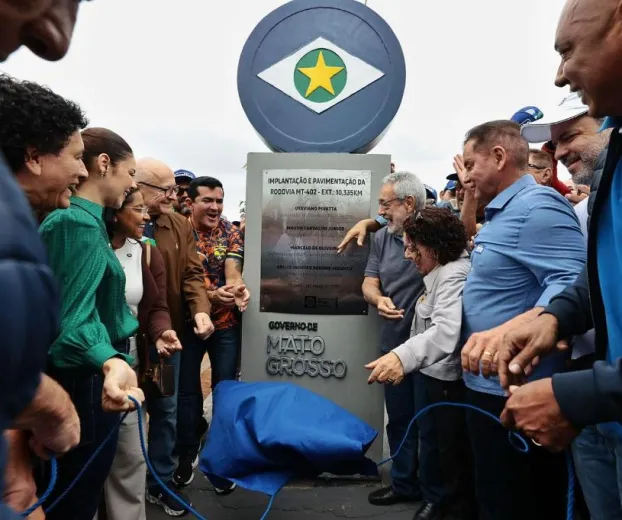 Governo de MT inaugura liga��o da Grande Morada da Serra at� Ponte de Ferro e Coxip� do Ouro em Cuiab�