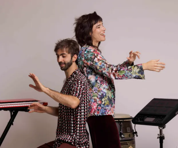 Duo Orim� transforma ancestralidade afro-brasileira em mantra sonoro no single �Zumbi Bar� / Dio Zambi�