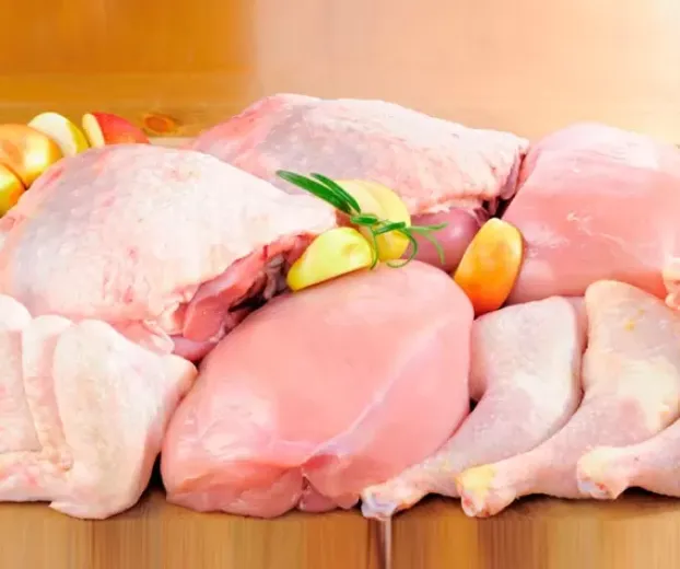 Carne de frango perde for�a no mercado interno com maior oferta, mas exporta��es sustentam setor em 2026