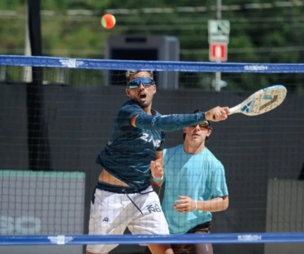 Atletas de Mato Grosso jogam com grandes estrelas do beach tennis em Sorriso