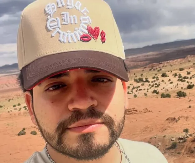Comediante � morto a tiros por homens em motocicletas durante transmiss�o ao vivo