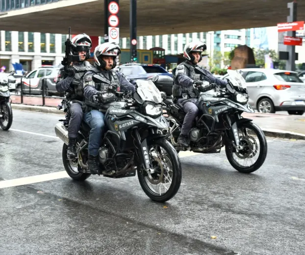Pol�cia Militar intensifica patrulhamento com motos na Zona Leste de S�o Paulo para impedir roubos