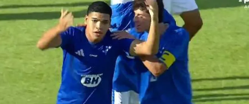 Cruzeiro vence Atl�tico por 3 a 0 e garante vaga na final do Brasileir�o sub-17
