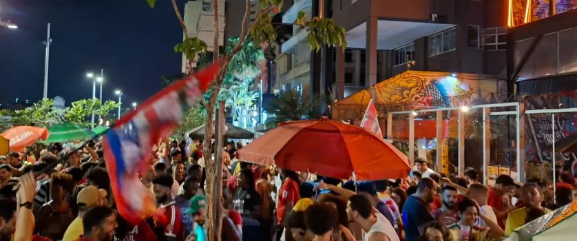 Lula vence elei��o e multid�o comemora na rua Sapuca�, em Belo Horizonte