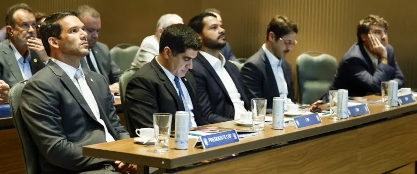 Clubes e federa��es v�o a Bras�lia pedir cr�dito de R$ 20 bilh�es ap�s proibi��o das apostas online