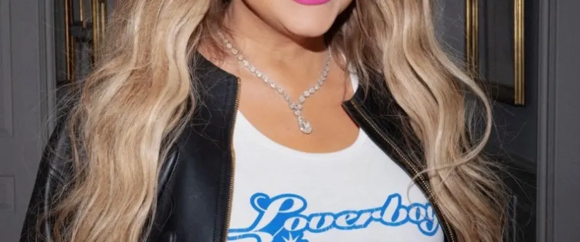Mariah Carey brilha com diamante de 1,5 milh�o de d�lares ao comemorar 25 anos de 'Glitter'
