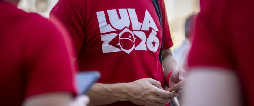 Lula vence na It�lia com mais da metade dos votos; Fl�vio Bolsonaro fica em segundo