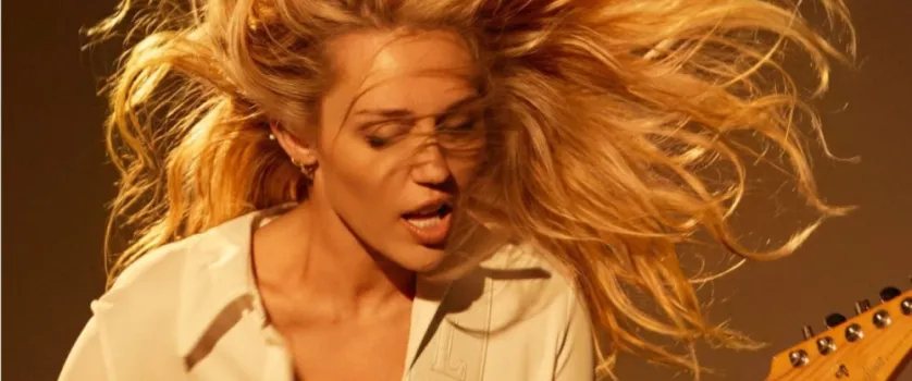 Miley Cyrus sofre queda hist�rica: �lbum 'Bass Persuades' cai do 1� para o 157� lugar na Billboard 200