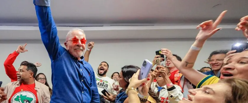 Lula vence Fl�vio Bolsonaro em virada hist�rica no 2� turno das elei��es