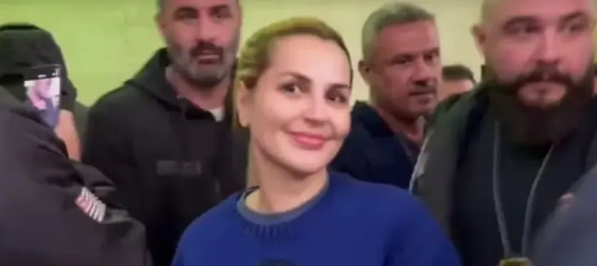 Deolane Bezerra � levada para pris�o em S�o Paulo e diz que � inocente em caso com PCC: 'Que a justi�a seja feita'