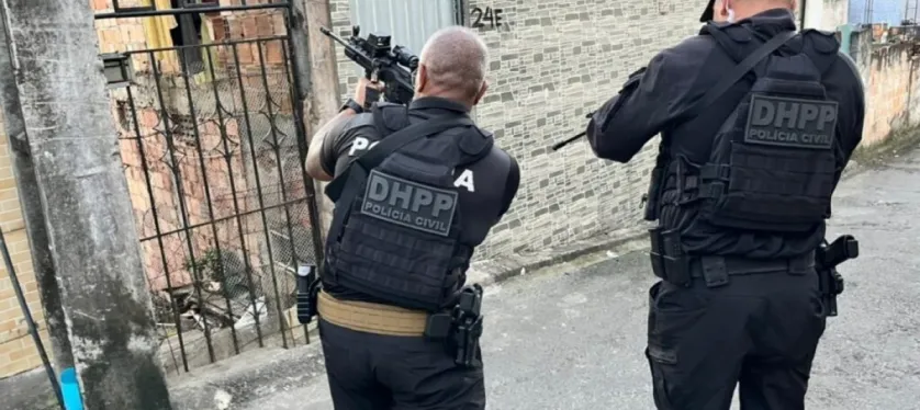 Pol�cia prende suspeito de assassinato e descobre liga��o com s�rie de mortes em Feira de Santana