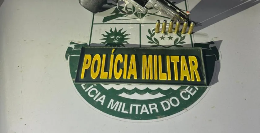 23� BPM prende homem armado no Centro de Trairi