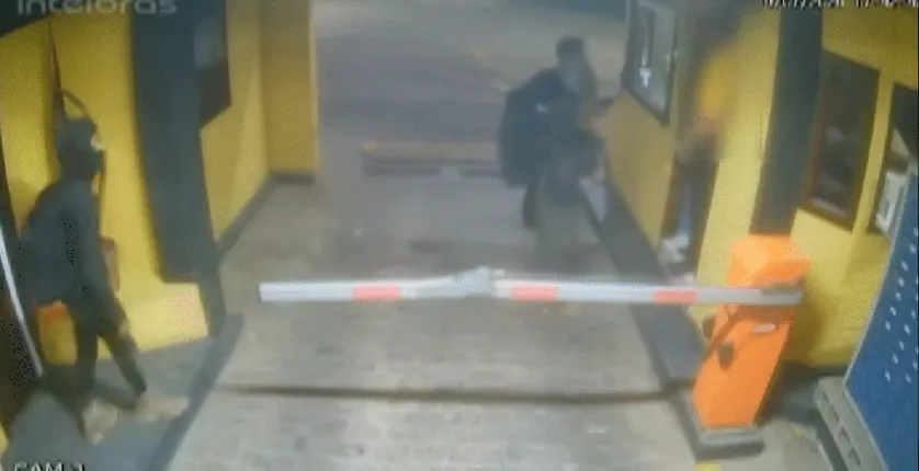 Criminosos armados invadem condom�nio em Rio das Pedras e rendem funcion�rios da portaria; v�deo