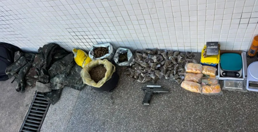 PM apreende 10 kg de maconha e prende mulher suspeita de tr�fico em Salvador