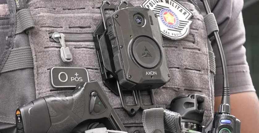 Mulher de policial militar morre ap�s ser ferida a tiros em casa no Grande SP; pol�cia apura se caso foi suic�dio
