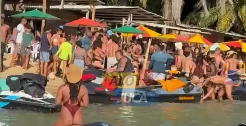 Jovem morre afogado ao cair de escuna na Prainha do Lobato, em Salvador