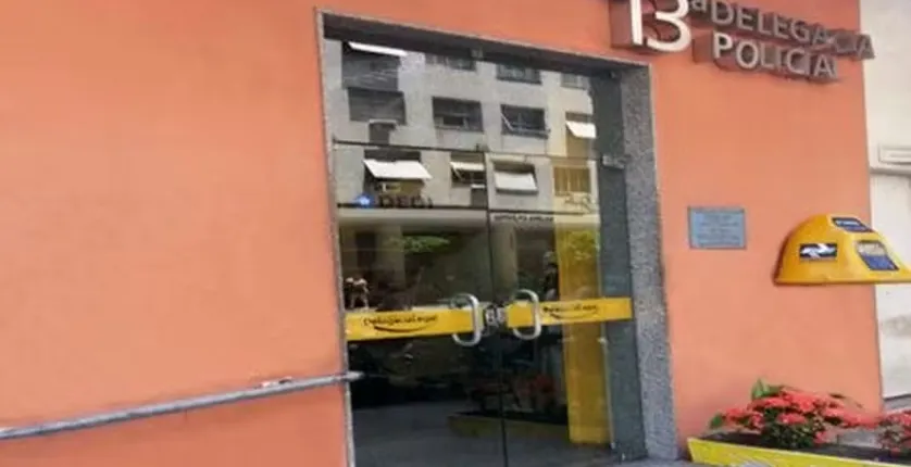 Homem � preso por assediar aluna de escola em Copacabana ap�s ignorar proibi��o de acesso
