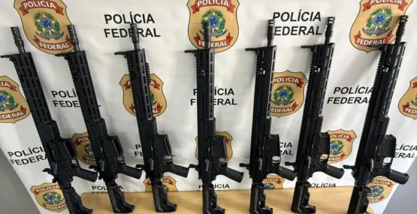 Pol�cia Federal apreende quatro fuzis encomendados por criminosos no Rio de Janeiro