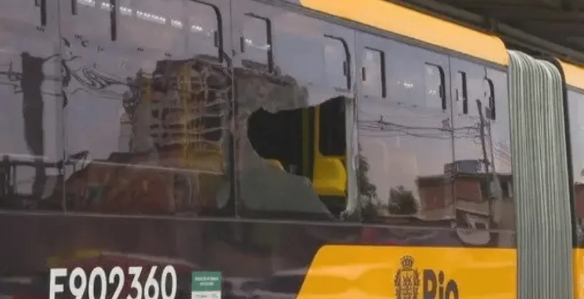 Bala perdida mata passageiro de �nibus durante opera��o policial no Rio