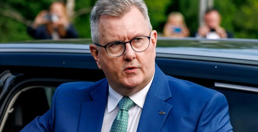 Ex-l�der do Partido Democr�tico Unionista da Irlanda do Norte vai ser interrogado pela pol�cia sobre acusa��o de estupro em Londres