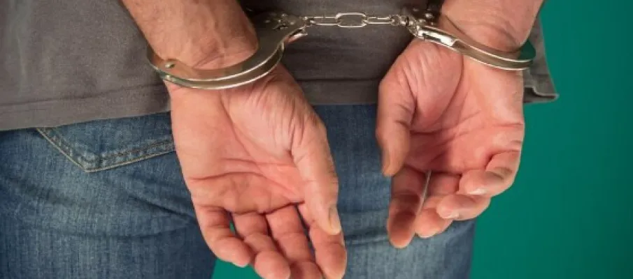 Homem � preso por importunar sexualmente menina de 14 anos em evento de r�veillon