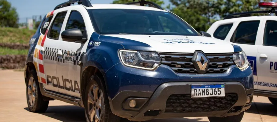 For�a T�tica prende suspeito de hom�cidio em um bar