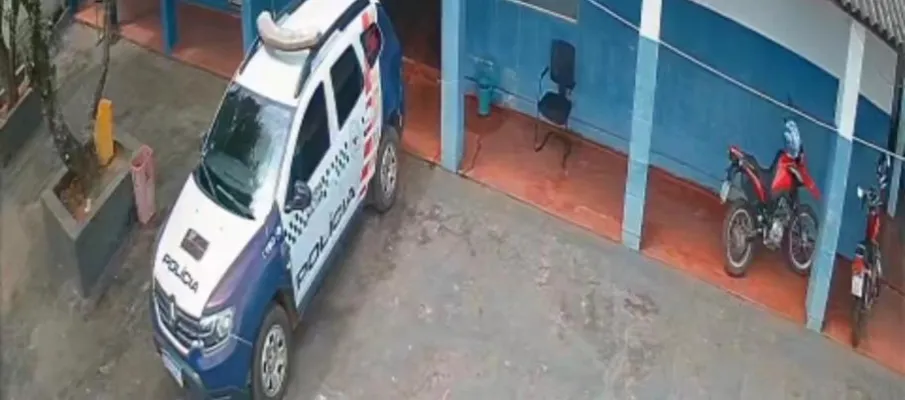 Pol�cia Militar salva vida de crian�a de 7 anos engasgada com moeda em Gl�ria D>oeste