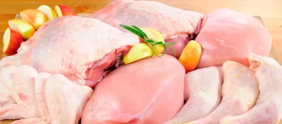 Carne de frango perde for�a no mercado interno com maior oferta, mas exporta��es sustentam setor em 2026