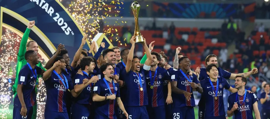 Flamengo erra quatro p�naltis, perde para o PSG e v� mundial escapar