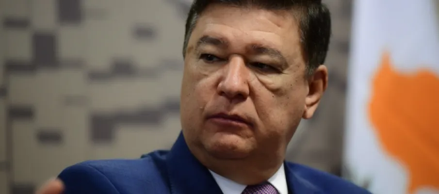 Viana diz que vazamento de conversas entre Fl�vio e Vorcaro � 'jogo pol�tico'