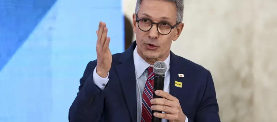PGR processa Zema por cal�nia contra ministro Gilmar Mendes