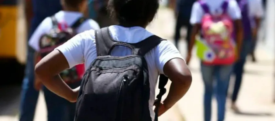 Alunos com 10 faltas ser�o encaminhados ao Conselho Tutelar em �gua Boa