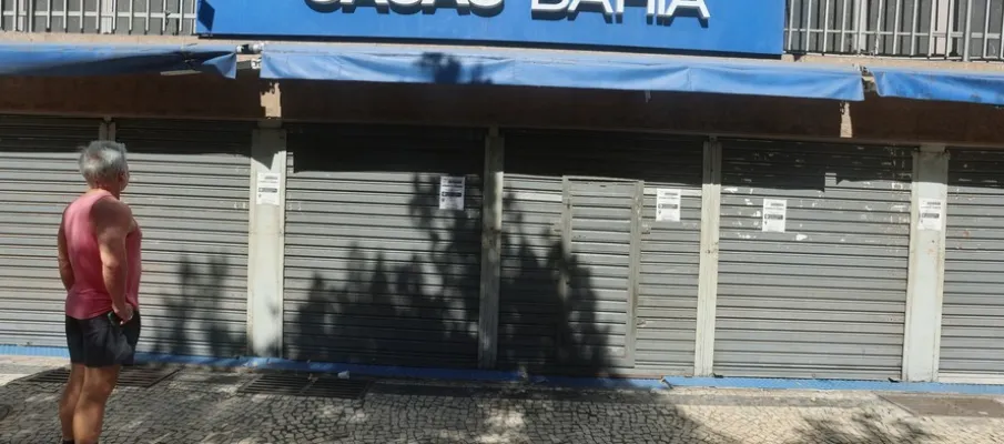 Demitidos da Casas Bahia podem receber menos do que a lei garante; entenda como fica o pagamento