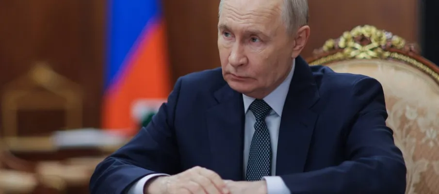 Aliado de Putin diz que R�ssia luta 'guerra santa' e que Gr�-Bretanha ser� 'varrida da Terra'