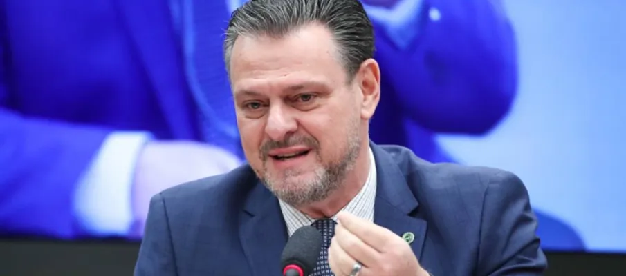 Ex-ministro de Lula pressiona Moraes e pede pedido de demiss�o ou sa�da do STF