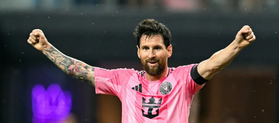 Messi marca 930� gol e se aproxima do recorde de Cristiano Ronaldo